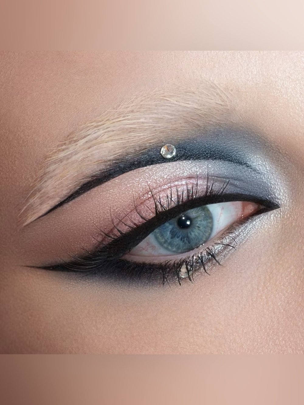 Natasha Denona Xenon Palette- cool toned, edgy, glam, smoky, limited edition - Picture 9 of 14
